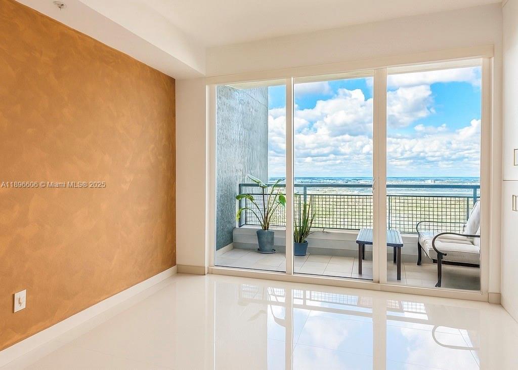 Foto principal - 60 SW 13th St