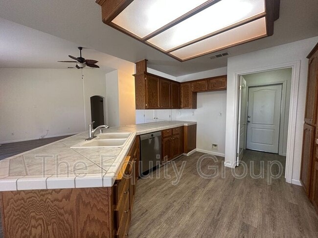 Foto del edificio - 2322 E Beech Ct
