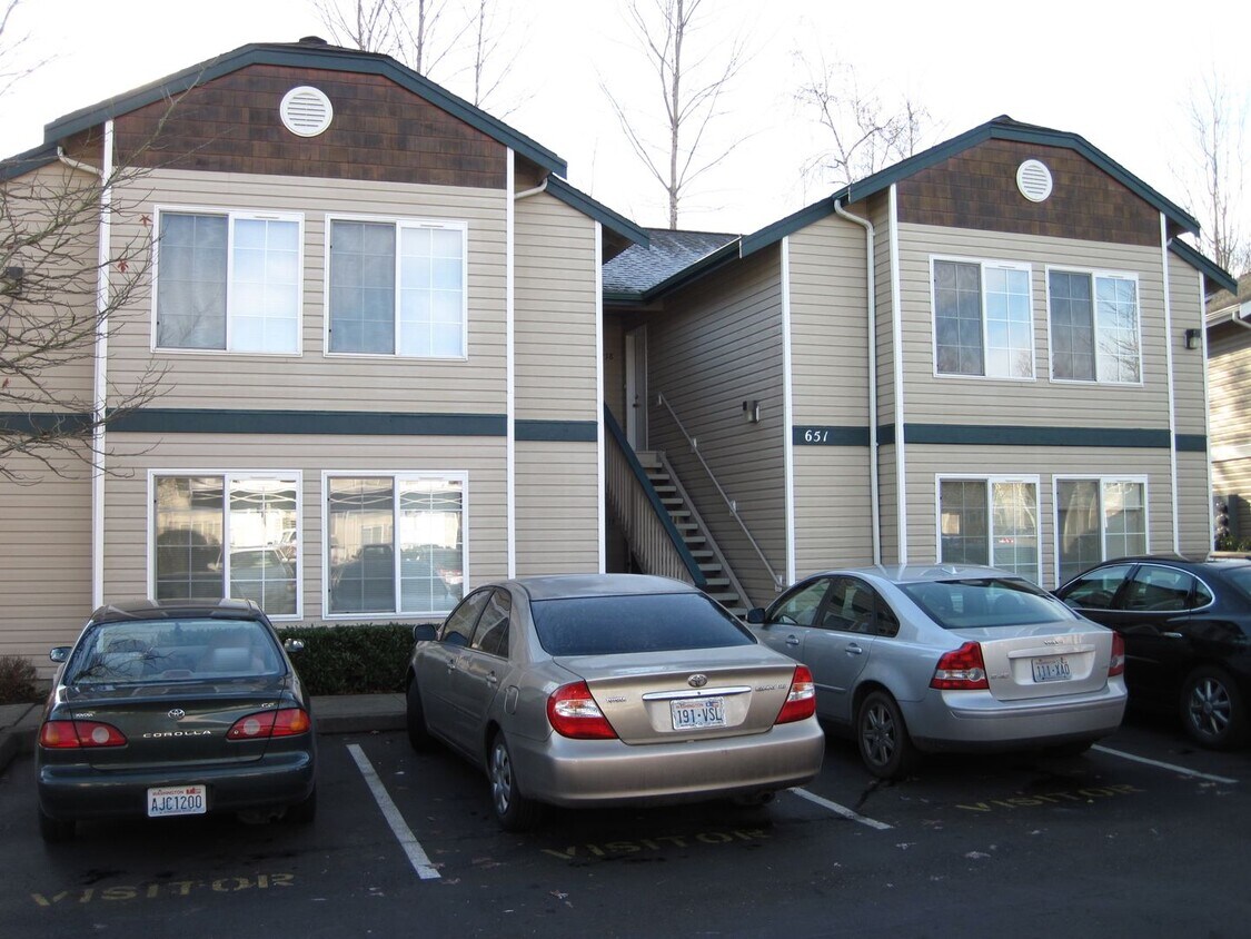 2 bed, 2 bath Condo in Cordata Near Parks House Rental in