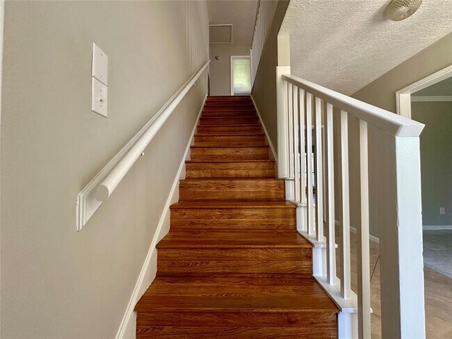Foto del edificio - 2818 Stoney Wood Dr