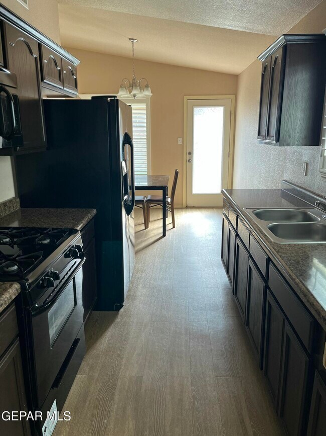 Foto del edificio - 3836 Loma Cortez Dr