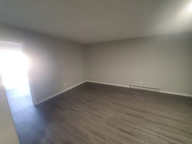 Foto del edificio - 760 Cummins Hwy