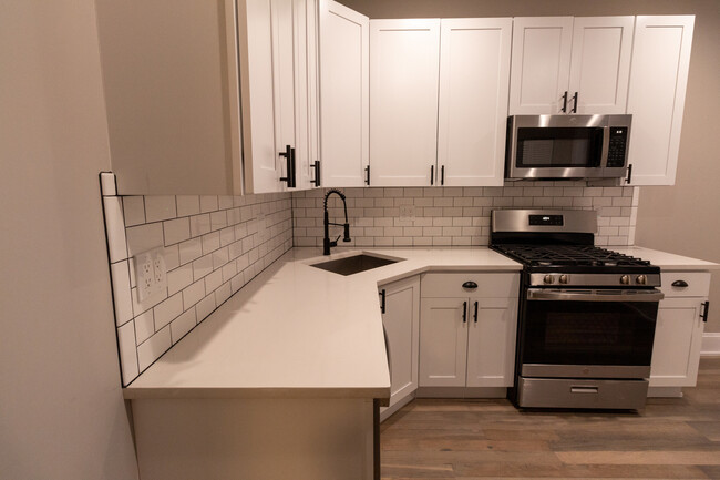 Foto del edificio - 3755 W Addison St