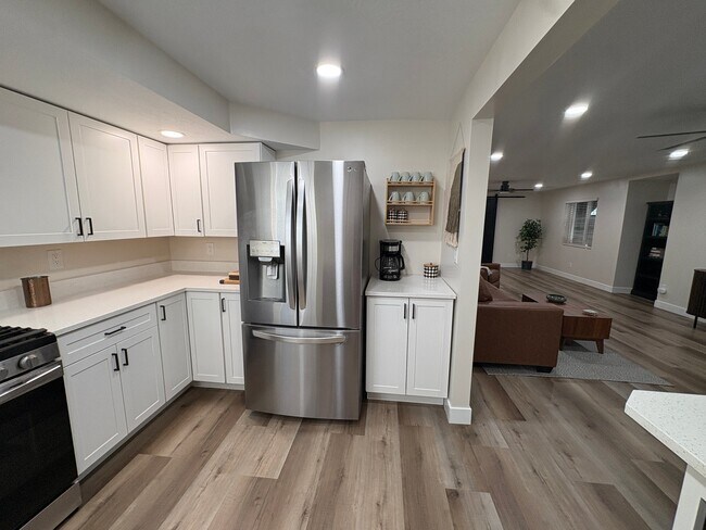 Foto del edificio - 1177 Marinwood Ave