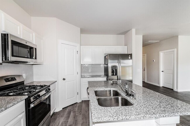 Foto del edificio - 8130 Wesley Ave