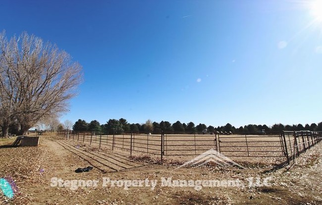 Building Photo - Nice Horse Property On Acreage