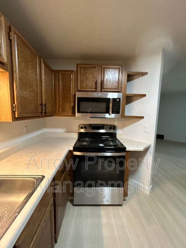 Building Photo - 205 E Arbor Ave