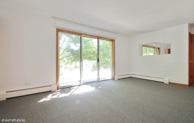 Building Photo - 5534 W Bryn Mawr Ave