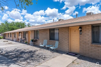 Primary Photo - Los Arcos and Starlight Court
