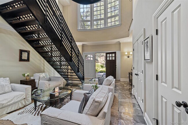 Building Photo - 12 Bishop Park Rd