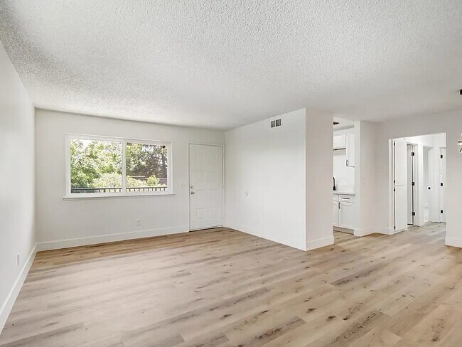 Building Photo - 4748 Greenholme Dr