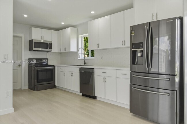Building Photo - 20440 NW 20th Ct