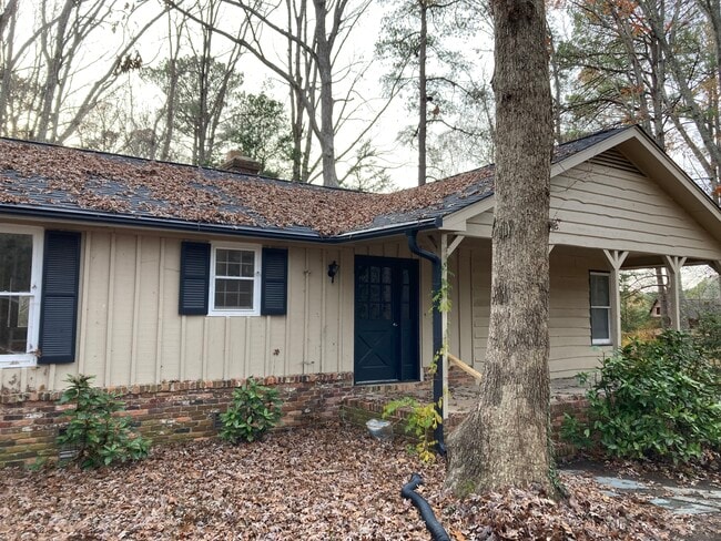 Spacious convenient country living in a quiet wooded glen - 2212 Old Kearney Rd