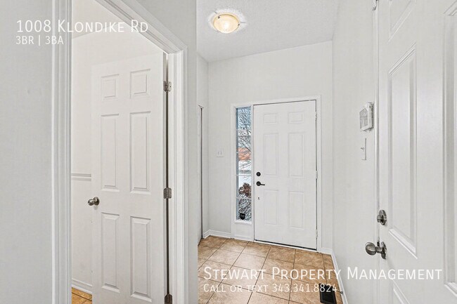 Photo du bâtiment - 1008 Klondike Rd