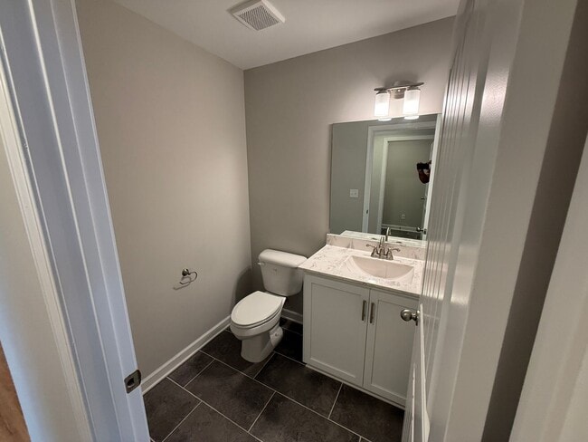 Building Photo - 1852 Bloomington Cir