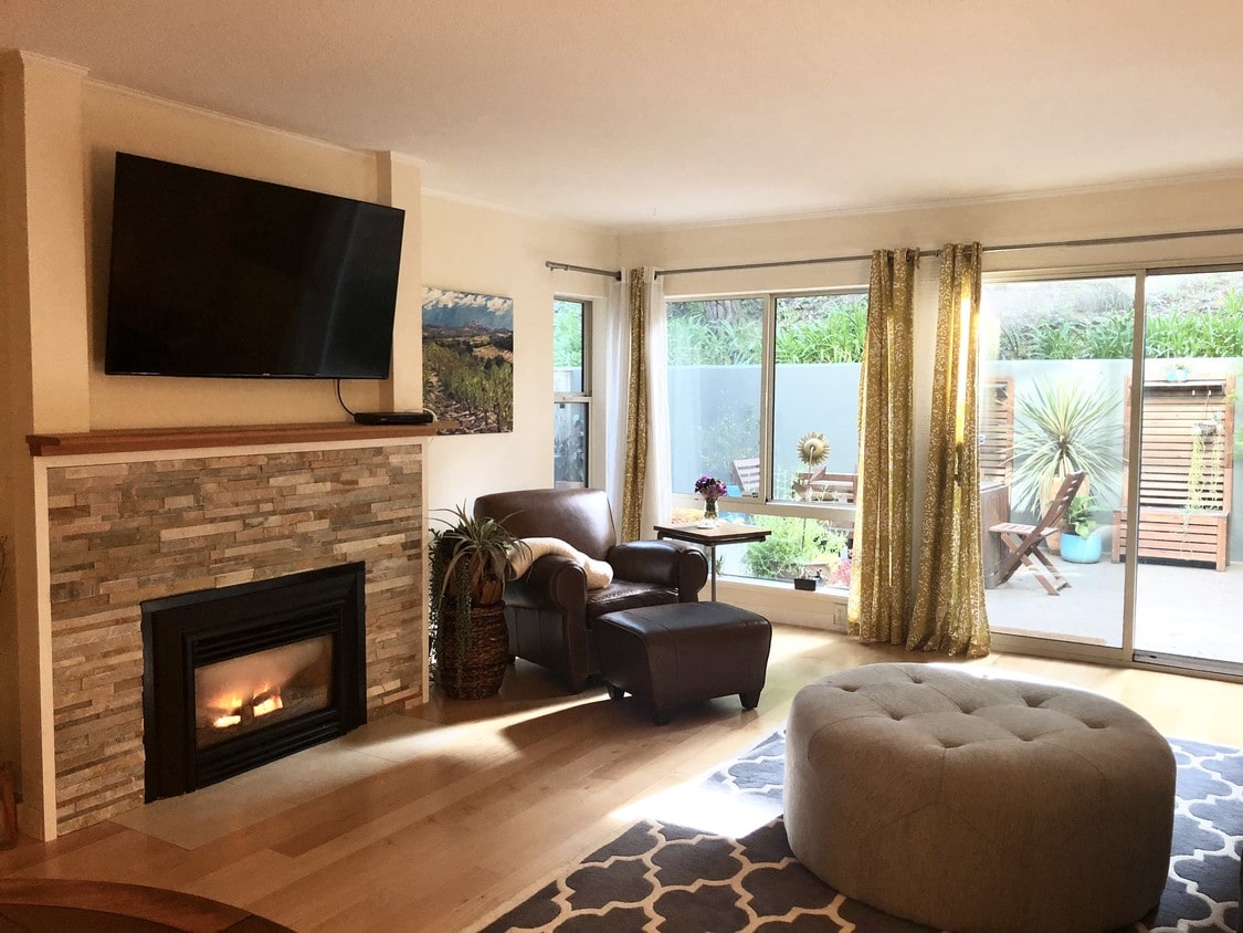 Living Room (Large flat screen TV Included!) - 5140 Diamond Heights Blvd