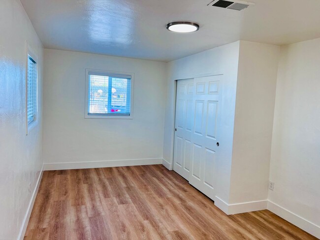 Building Photo - newly renovated cottage nestled in the heart of Sparks