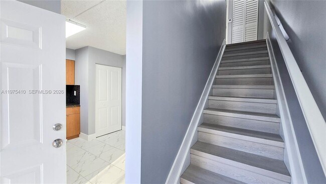 Foto del edificio - 6045 NW 186th St