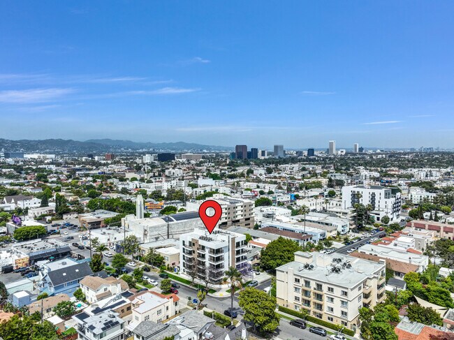 Foto del edificio - 8867 W Alcott St