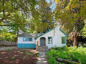 Building Photo - 1100 W 4th Ave