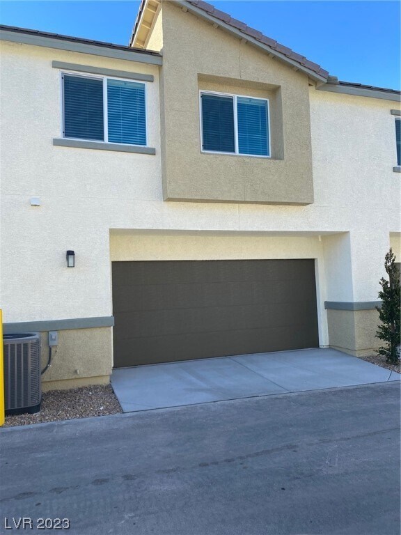 Building Photo - 12285 Glass Desert Rd