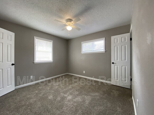 Building Photo - 378 Lillian Dr