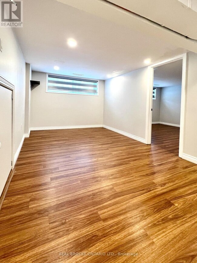 Building Photo - 5285 Woodhaven Ct