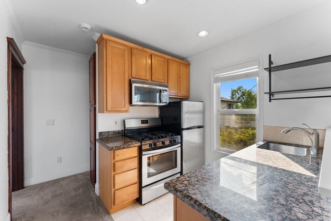 Building Photo - 3330 Collier Ave
