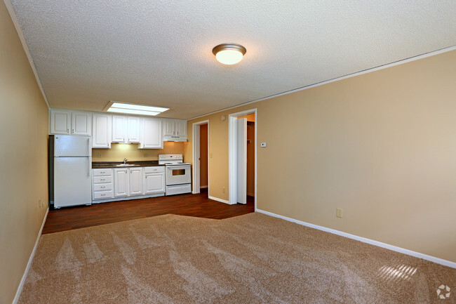 Living Room - Ridgewood Apartments