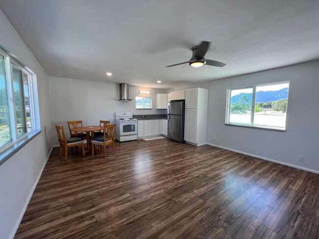 Building Photo - Available December 1st - Two bedroom 1 bat...