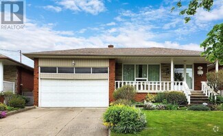 Building Photo - 10 Dundee Dr