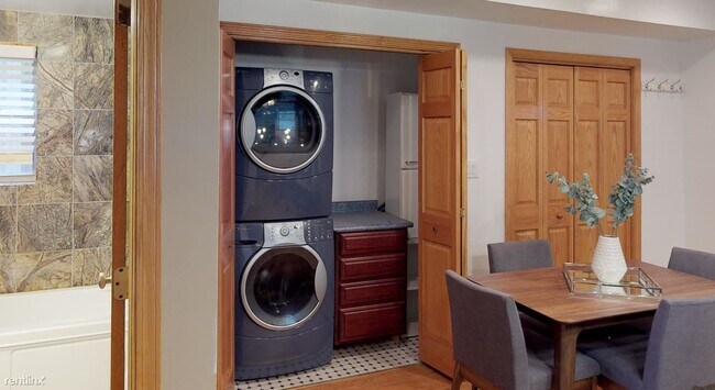 Foto del edificio - 1 br, 1 bath House - 1638 W Blackhawk St P...
