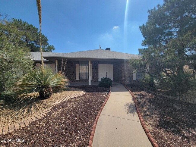 Building Photo - 6836 Orizaba Ave