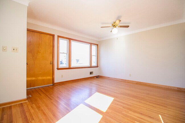 Building Photo - 2859 Boxwood Rd