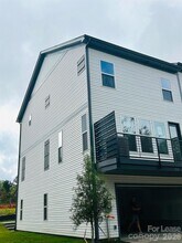 Building Photo - 1516 Blanche St