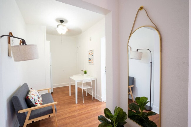 Building Photo - 444 Ponce de Leon