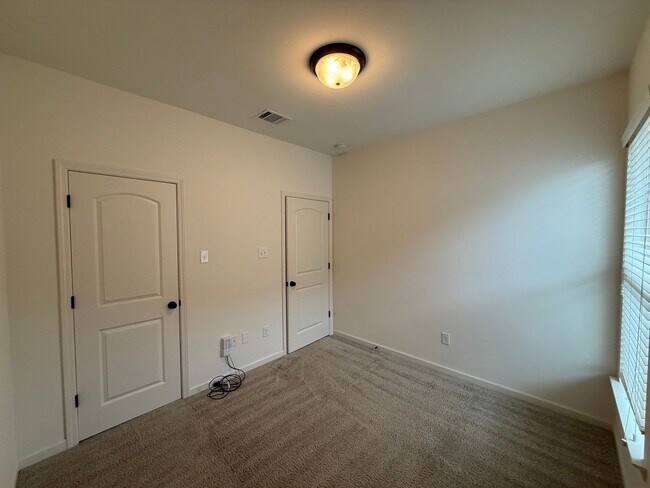 Foto del edificio - WATER FRONT PROPERTY! BEAUTIFUL 3BD/2BA HOME!