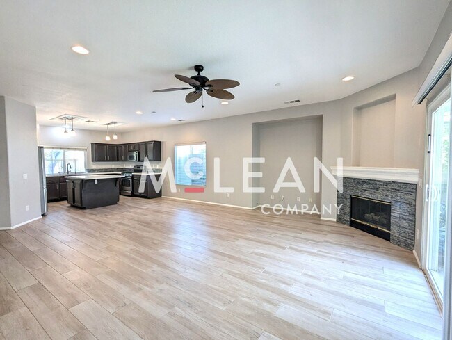 Building Photo - Beautiful Three Bedroom Home