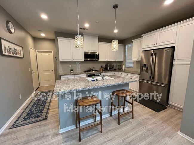 Foto del edificio - 321 Paseo Gusto