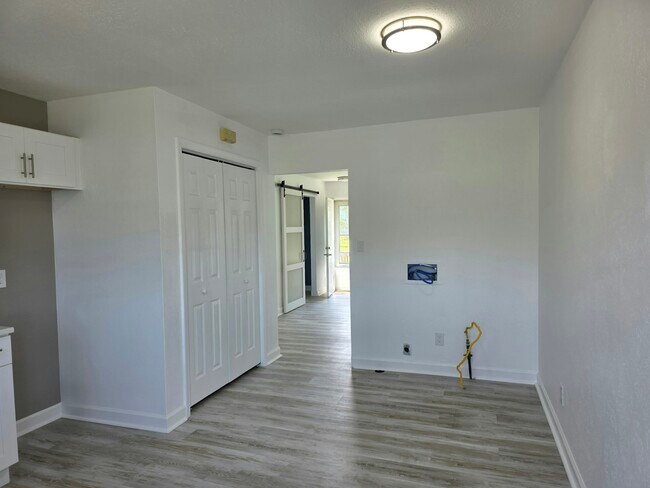 Building Photo - 601 Rizek Dr