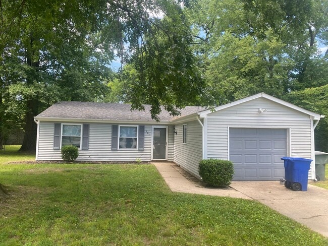Building Photo - 501 Ashwood Dr