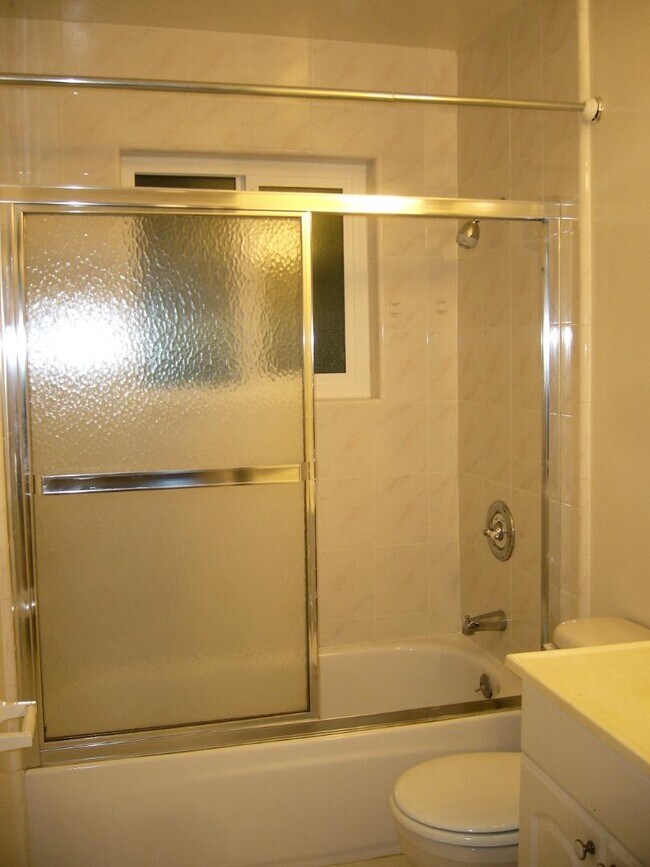 Foto del edificio - 1401 Bing Dr