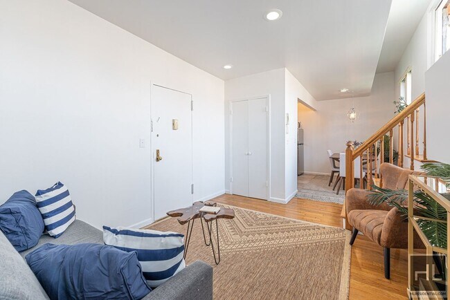 Foto del edificio - 452 W 50th St