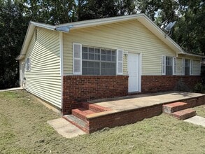 Building Photo - 4004 Wiggington Rd