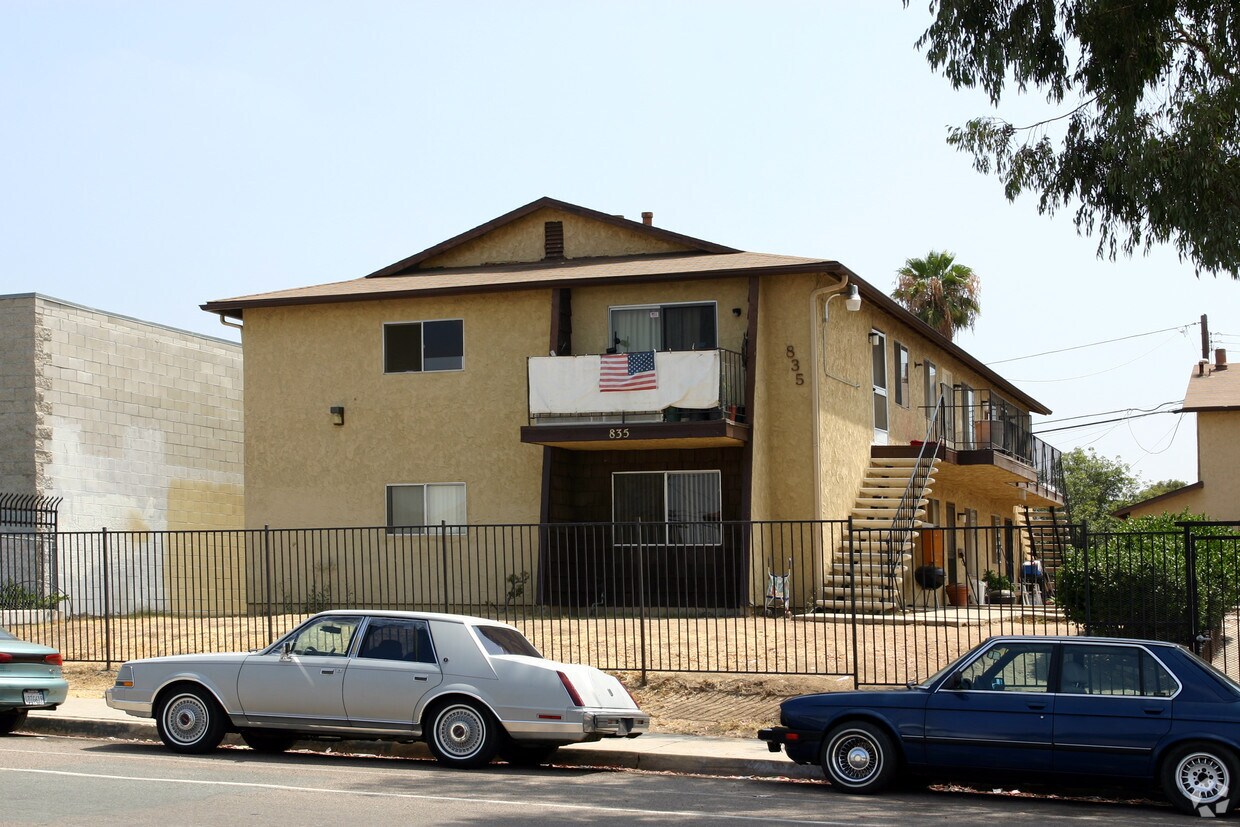 Foto del edificio - 835 Grand Ave