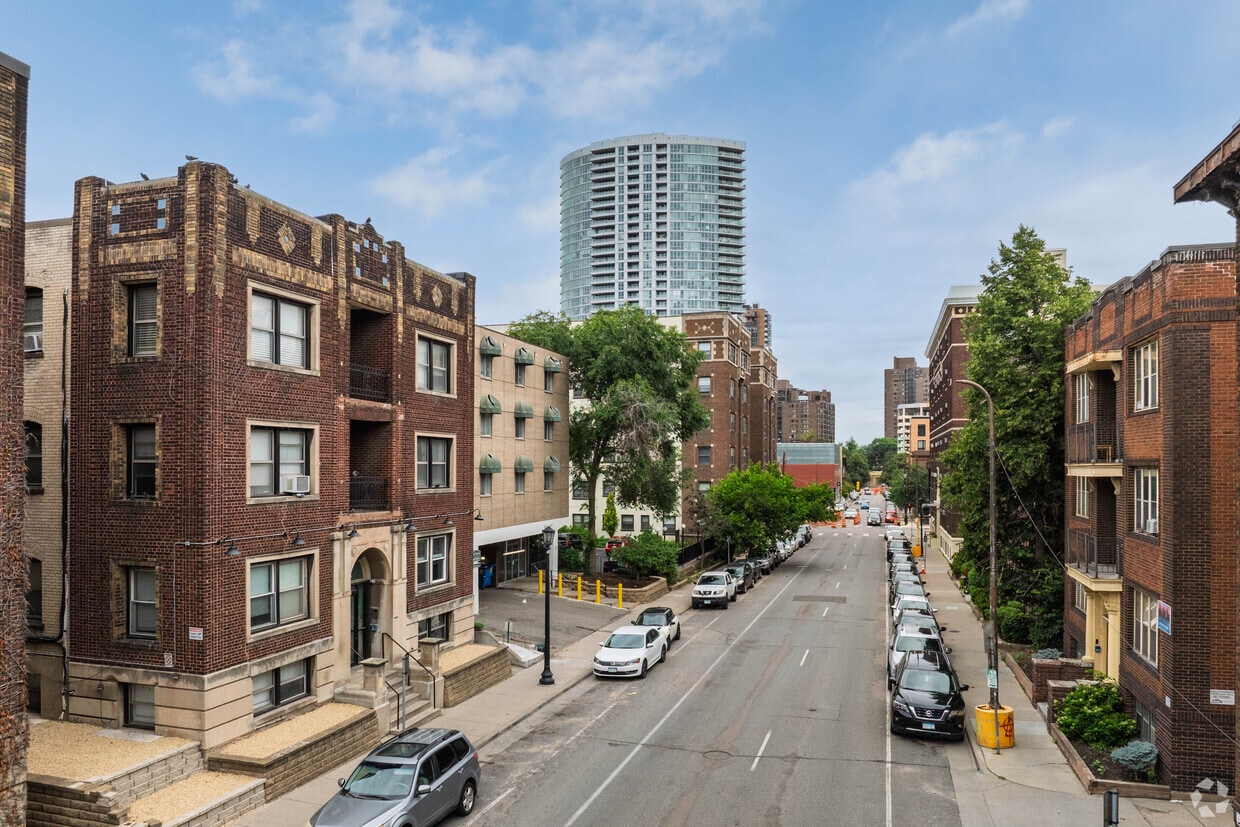 Horizonte del centro de LaSalle - 1524 LaSalle Ave - Boutique Brownstone wit...