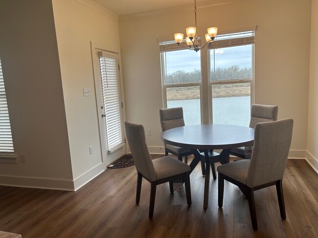 Foto del edificio - 1520 Tradewater Rd