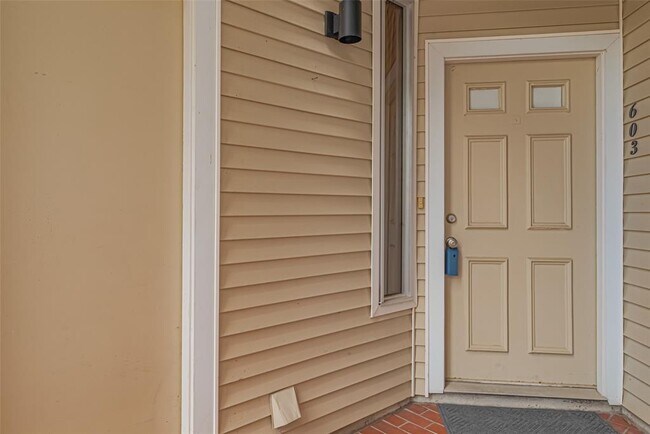 Foto del edificio - 3315 Golden Trails Dr