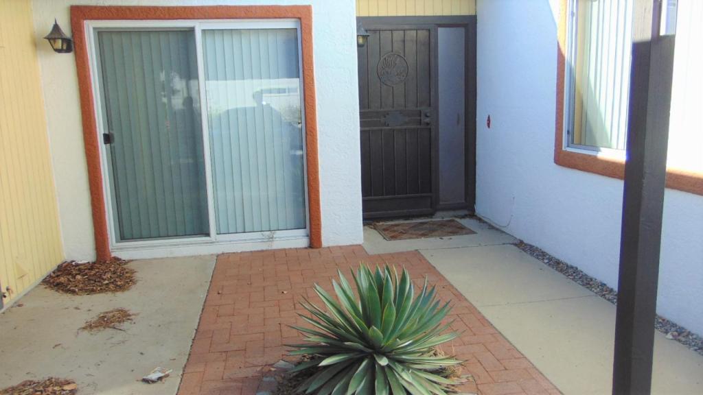 Primary Photo - 1356 S Desert Meadows Circle