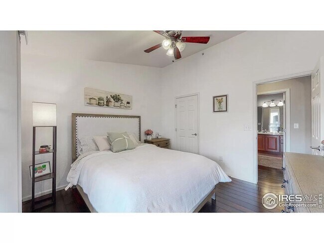 Foto del edificio - 1450 Blue Sky Way